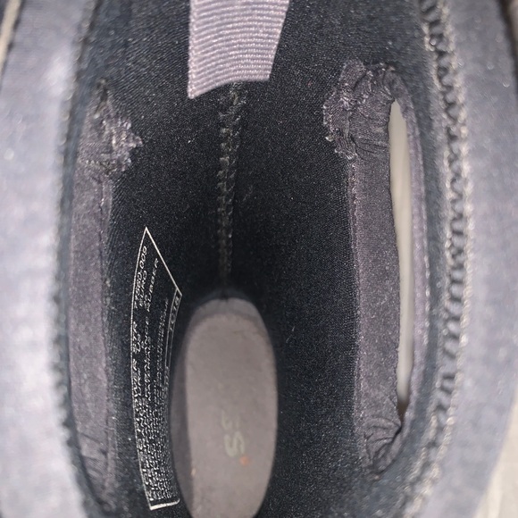 Loved size 9 Bogs - Picture 10 of 10